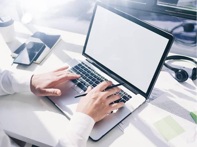 最新システムの導入で業務を効率化 