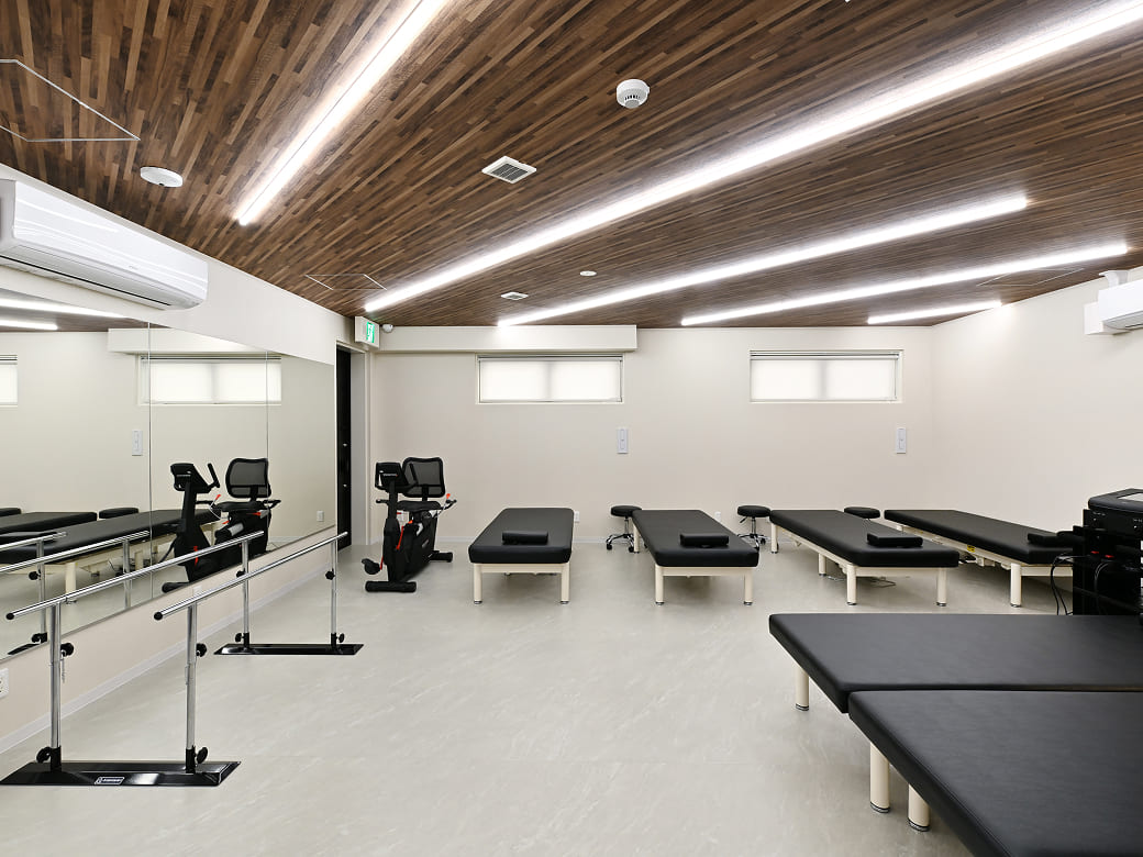 リハビリテーション室内写真