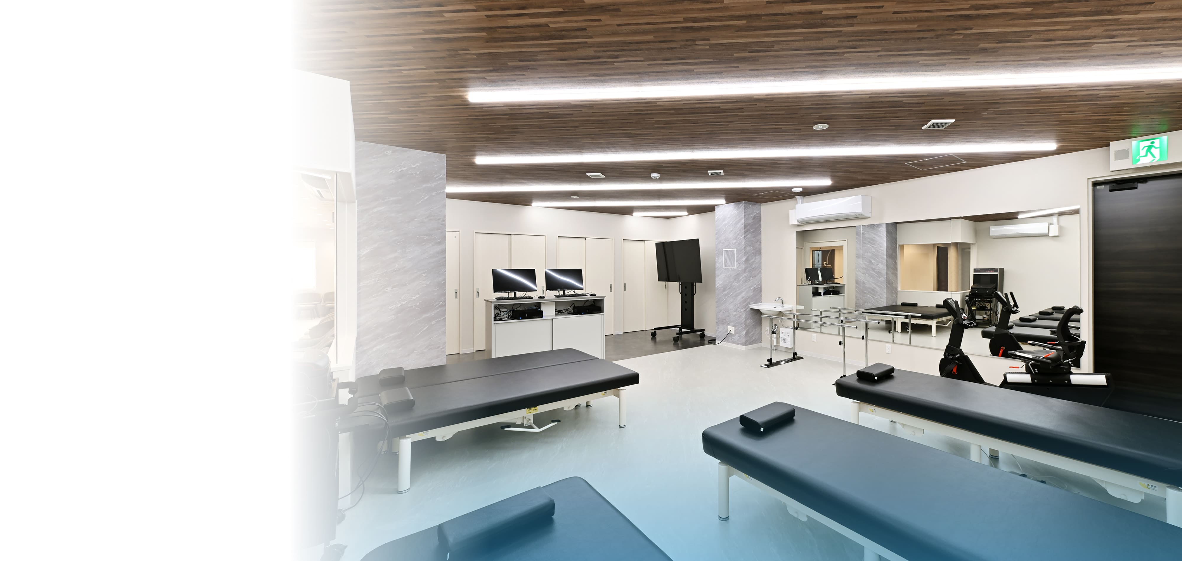 膝の痛みに専門医がワンストップで対応